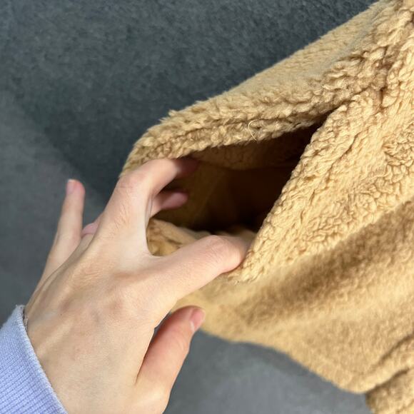 Belle by Kim Gravel Signature Zip Sherpa Vest Camel Size Medium - Picture 8 of 9